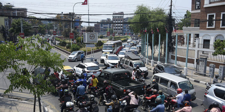 कारबाहीमा परेका सवारी चालकलाई ट्राफिक स्वयंसेवकको रुपमा खटाउन सुरु