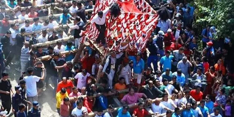 चण्डेश्वरी जात्रामा ८ जनाको सिक्री चोरी भएको भन्दै प्रहरीमा निवेदन