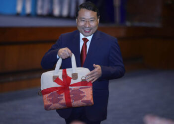 सरकारले ल्यायो १८ खर्ब ६० अर्ब ३० करोडको बजेट (पूर्णपाठ)