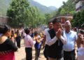 रोशीका सरकारसँग बिद्यार्थी