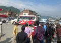 बनेपामा अरनिको र हिमाल–तराई यातायातका कर्मचारीबिच विवाद, प्रहरीकै सामुन्ने कुटाकुट
