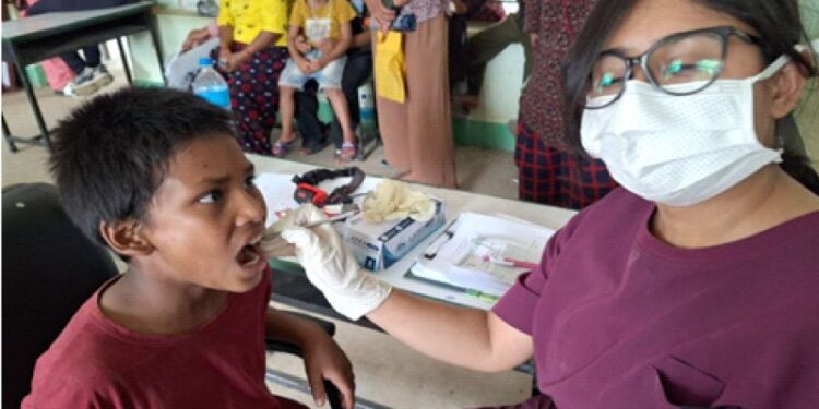 रोटरी क्लव अफ धलिखेलको आयोजनामा दलसिङ्गेमा निःशुल्क दन्त शिविर