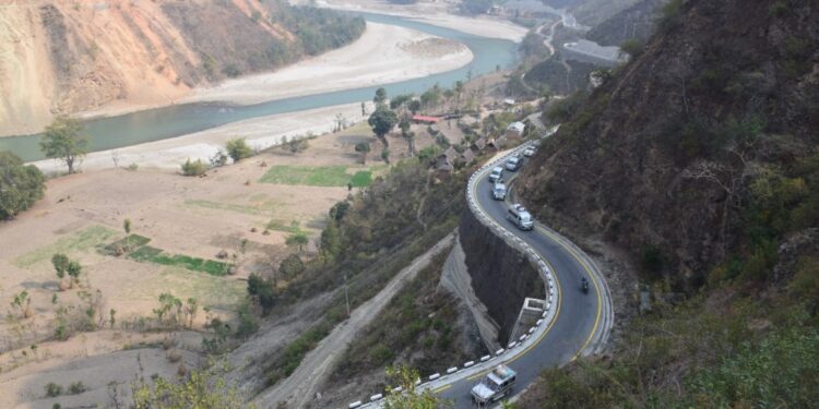 रोशीका विभिन्न ठाउँमा सडक अवरुद्धः सतर्कता अपनाउन अध्यक्ष लामाको अनुरोध