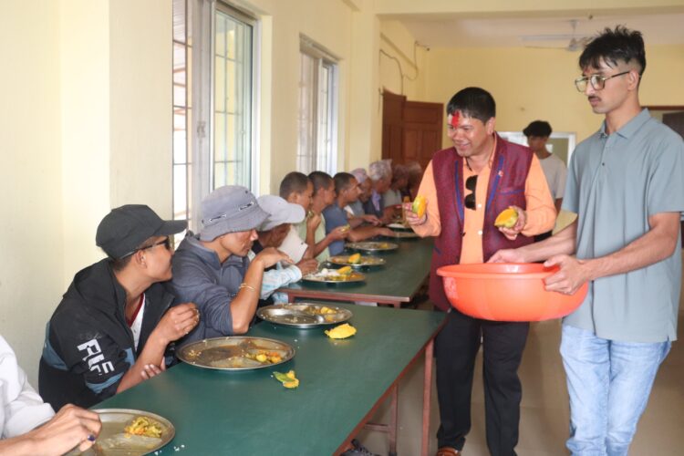पत्रकार नवराज बजगाईको जन्मदिन ‘सेवा घर’ मा