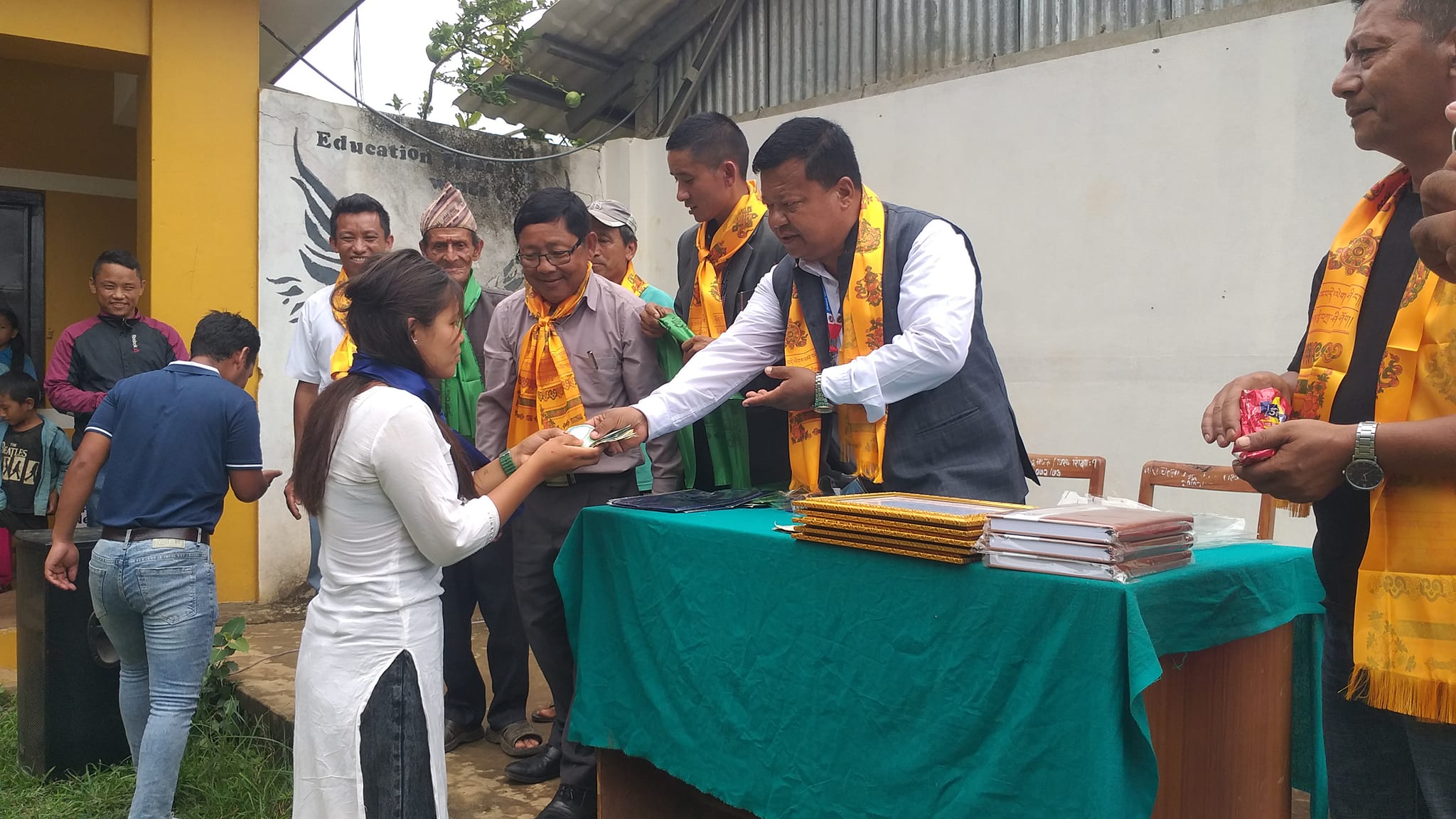 रेडियो रोशी १०१.६ मेगाहर्ज