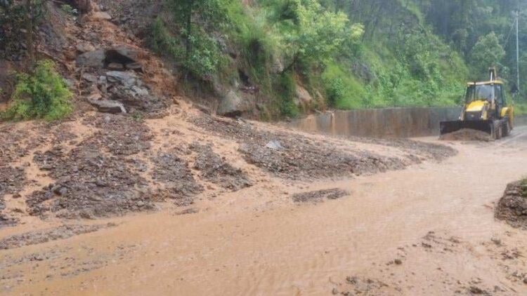 रोशी–११ स्थित भ्याकुरे खोलाले बगाउँदा फुपु र भदैनीको मृत्यु