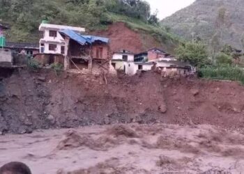 बाढीले घर बगाउँदा रुकुमको आठबिसकोटमा ३ बालिकाको मृत्यु