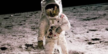 चन्द्रमामा मानिसको लागि उपयुक्त गुफा भेटिएको वैज्ञानिकको दाबी