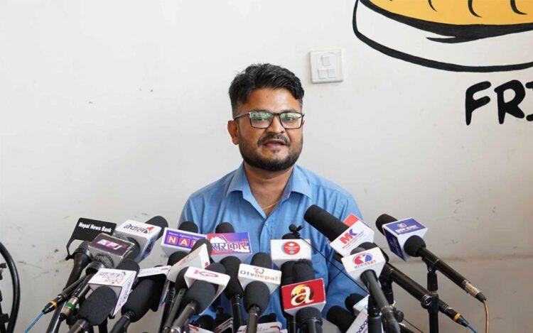 सहकारी ठगी र पासपोर्टबारे रविमाथि छानबिन गर्न मुकुल ढकालको माग