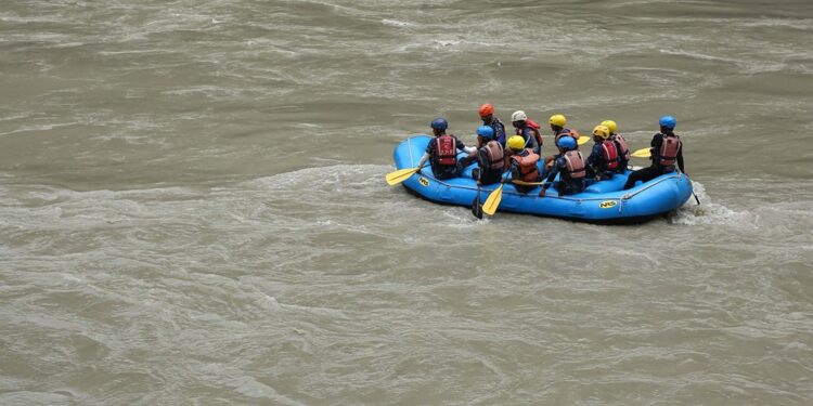 त्रिशूली नदीमा बेपत्ता बस र शवको खोजीमा भारतीय उद्धार टोली खटियो