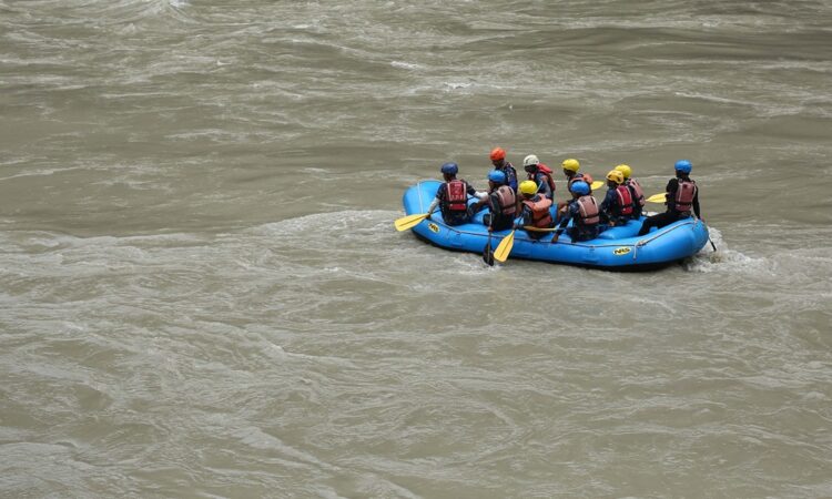 त्रिशूली नदीमा बेपत्ता बस र शवको खोजीमा भारतीय उद्धार टोली खटियो