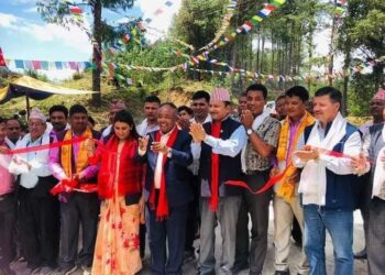 चौरिदेउरालीमा सहिदगेट र जनमुक्ति सेनाका कमाण्डर स्व. भवु तामाङको शालिक उद्घाटन