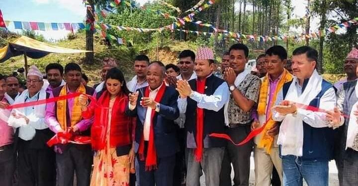 चौरिदेउरालीमा सहिदगेट र जनमुक्ति सेनाका कमाण्डर स्व. भवु तामाङको शालिक उद्घाटन