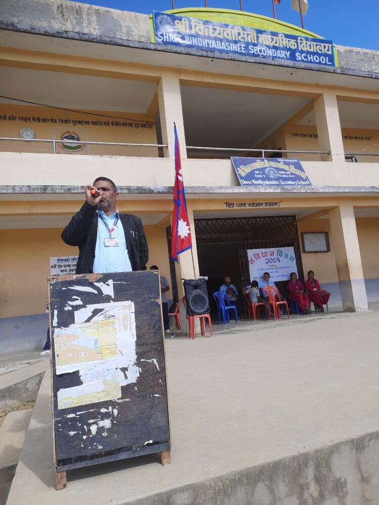 संविधान दिवसको अवसरमा रोशीको विन्ध्यवासिनी माविमा दीप प्रज्वलन सहित शुभकामना आदानप्रदान