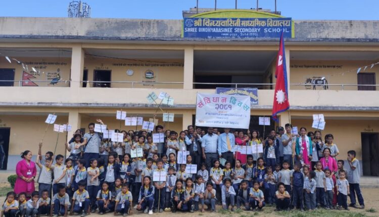 संविधान दिवसको अवसरमा रोशीको विन्ध्यवासिनी माविमा दीप प्रज्वलन सहित शुभकामना आदानप्रदान