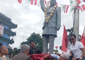 कांग्रेस सभापति देउवाद्धारा महामानव वि.पी.कोइरालाको प्रतिमा अनावरण