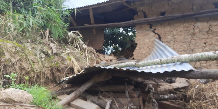 पहिरोले रोशी–९ रजबासको झिल्केटोल र देउराली बस्ती पुरै विस्थापित