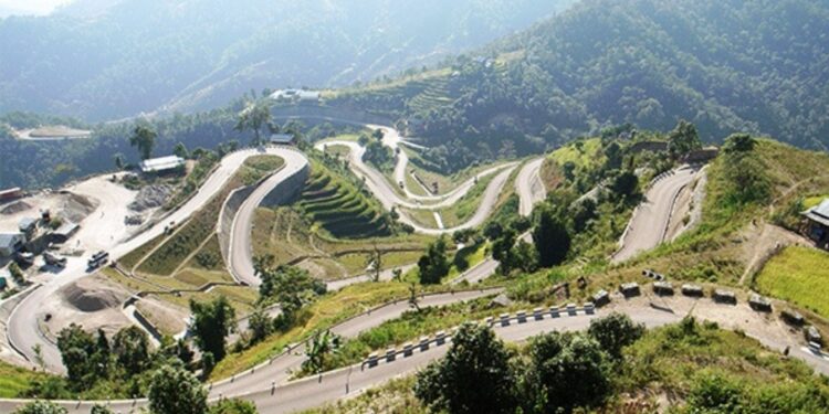 आजबाट बिपी राजमार्ग पुनः सञ्चालनमा, सुख्खा पहिरो झर्ने सम्भावना भने कायमै