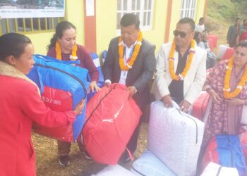 तेमाल गाउँपालिका वडा नम्बर ३ का १०४ घरधुरीलाई न्यानो सिरक बितरण