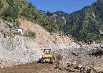 क्षतिग्रस्त विपी राजमार्ग पुनःनिर्माणबारे जाइकाको प्राविधिक टोलीले ग¥यो निरीक्षण