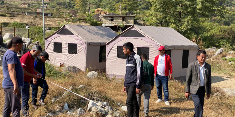 रोशीमा बाढीले बगाएको अस्पताल भवनको लागि अस्थायी संरचना बन्ने