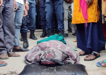 सप्तरीमा अस्पतालका कर्मचारी झ्यालमा डोरीले बाँधेको अवस्थामा मृत फेला