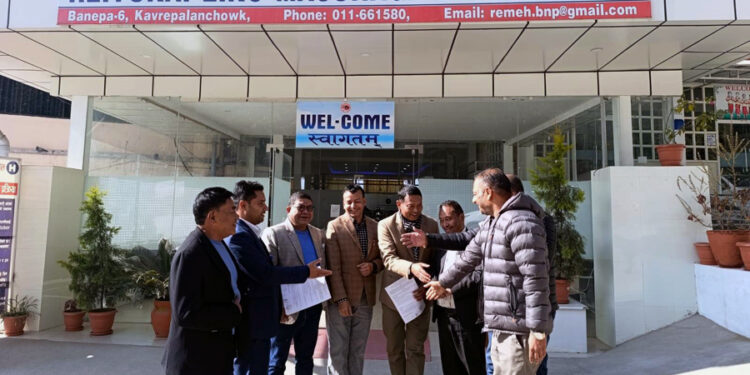 रोशी गाउँपालिकाका नागरिकको आँखा उपचारका लागि त्रिपक्षीय सम्झौता