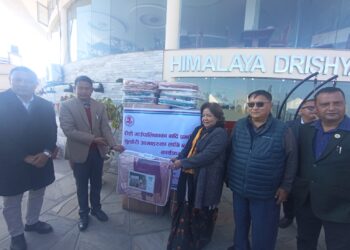 काभ्रे जिल्लाका बाढी पहिरो प्रभावित गर्भवती तथा सुत्केरीलाई ब्लाङ्केट वितरण