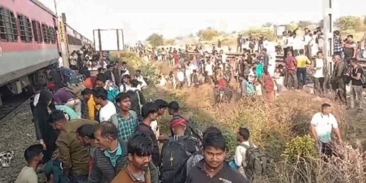 भारतमा रेल दुर्घटनाः मृत्यु हुनेको संख्या १३ पुग्यो, ४ नेपालीको सनाखत