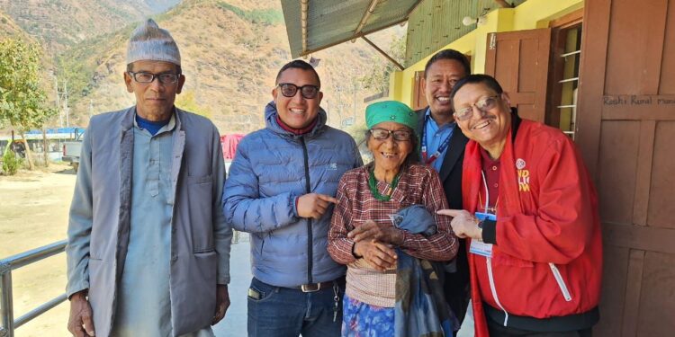 रोशी–११ कालढुङ्गामा एक दिने आँखा शिविरबाट २१५ जना लाभान्वित