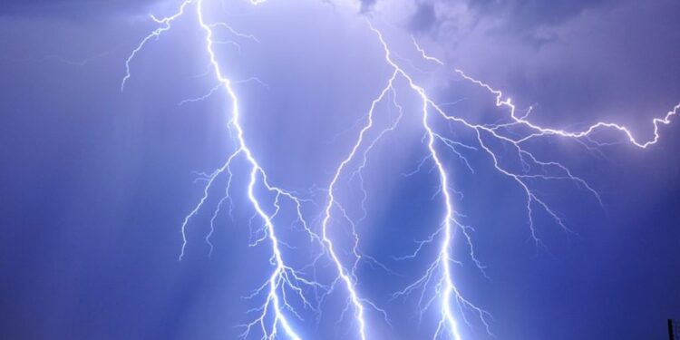 आज चार प्रदेशका केहि स्थानमा मेघगर्जन र चट्याङसहित हल्का वर्षाको सम्भावना