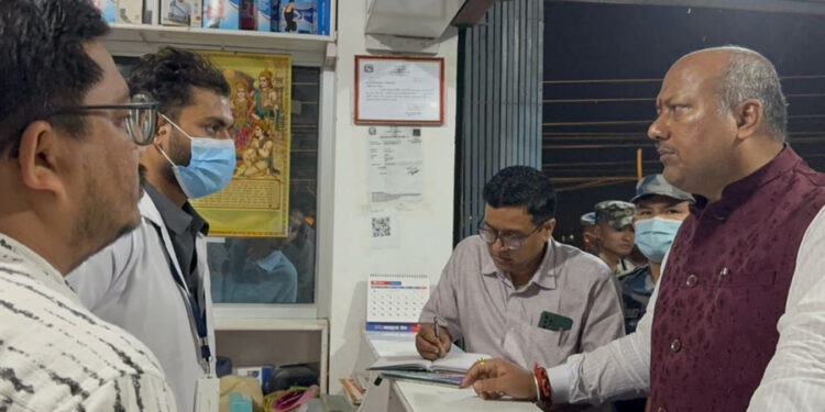 सिरहाको मिर्चैयामा १४ वटा निजी स्वास्थ्य संस्थाको अनुगमन गर्दा १३ वटा अवैध