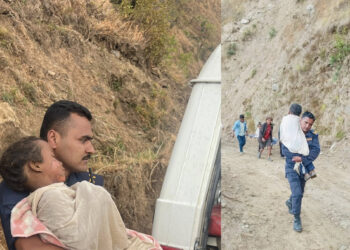 रोशीमा आगलागीबाट घाइते वालवालिकाहरुको प्रहरीले गर्यो उद्धार