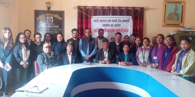 नसर्ने रोग न्यूनिकरण गर्न नमोबुदमा स्वास्थ्यकर्मीलाई अभिमुखिकरण