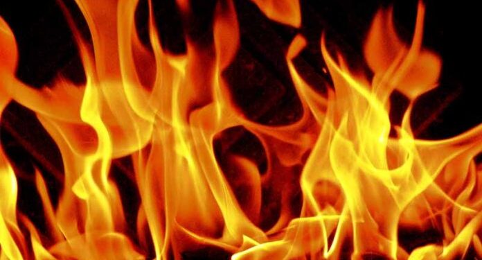 रोशीको भदौरे स्थित एक घरमा आगलागी