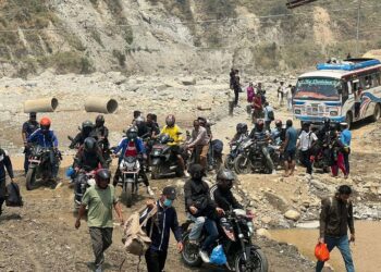 अवरुद्ध भएको बीपी राजमार्ग पूर्णरुपमा सुचारु