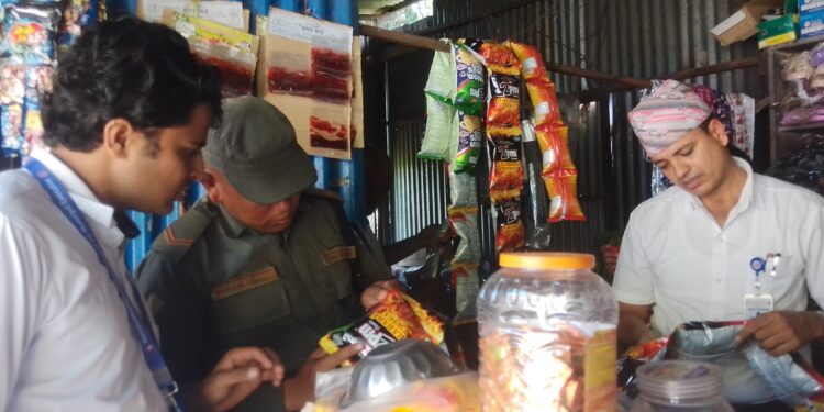 नमोबुद्धमा बजार अनुगमनः म्याद गुज्रेका सामान र होटलमा सरसफाई न्यून