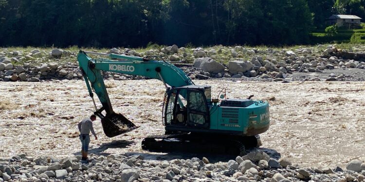 अबरुद्ध बीपी राजमार्ग सञ्चालनको लागि डाइभर्सन बनाउन सुरु