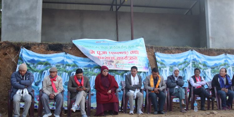 रोशी–१२ शिखरपुरमा बौद्ध शिक्षा अध्ययन केन्द्र गुम्बा भवनको शिलान्यास