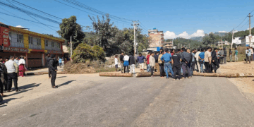 पाँचखालमा बसको ठक्करबाट एक जनाको मृत्यु, स्थानीयद्धारा अरनिको राजमार्ग अवरुद्ध