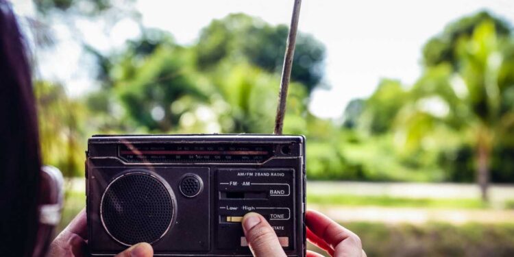 आज विश्व रेडियो दिवस