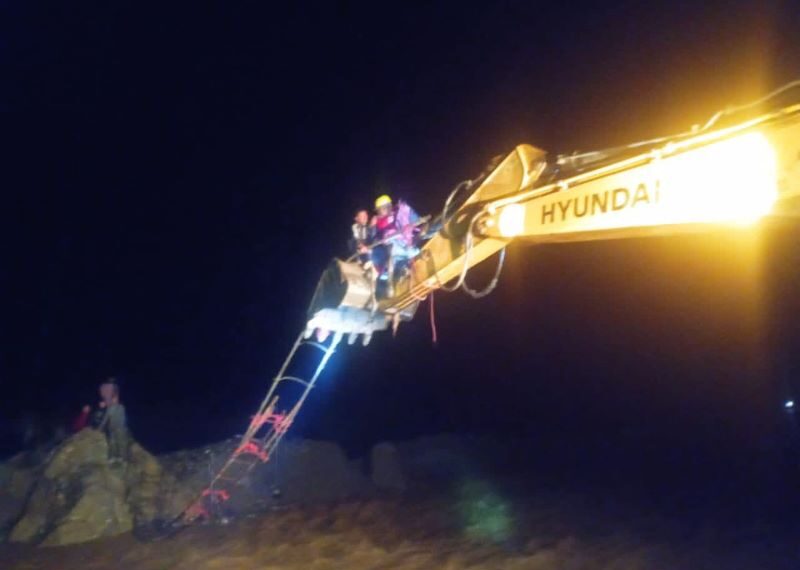 रोशी खोलाको बाढीले बगाएर एक जनाको मृत्यु, ७ जनाको उद्धार