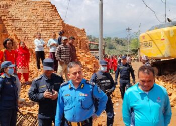 ललितपुरमा इँटाभट्टाको पर्खाल भत्किँदा एकको मृत्यु, चार जना घाइते